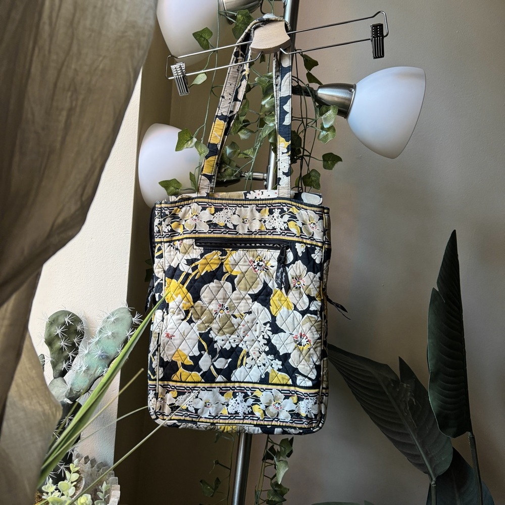 VERA BRADLEY floral quilted tote